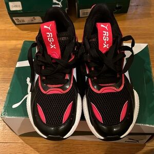 WOMENS PUMA SNEAKERS